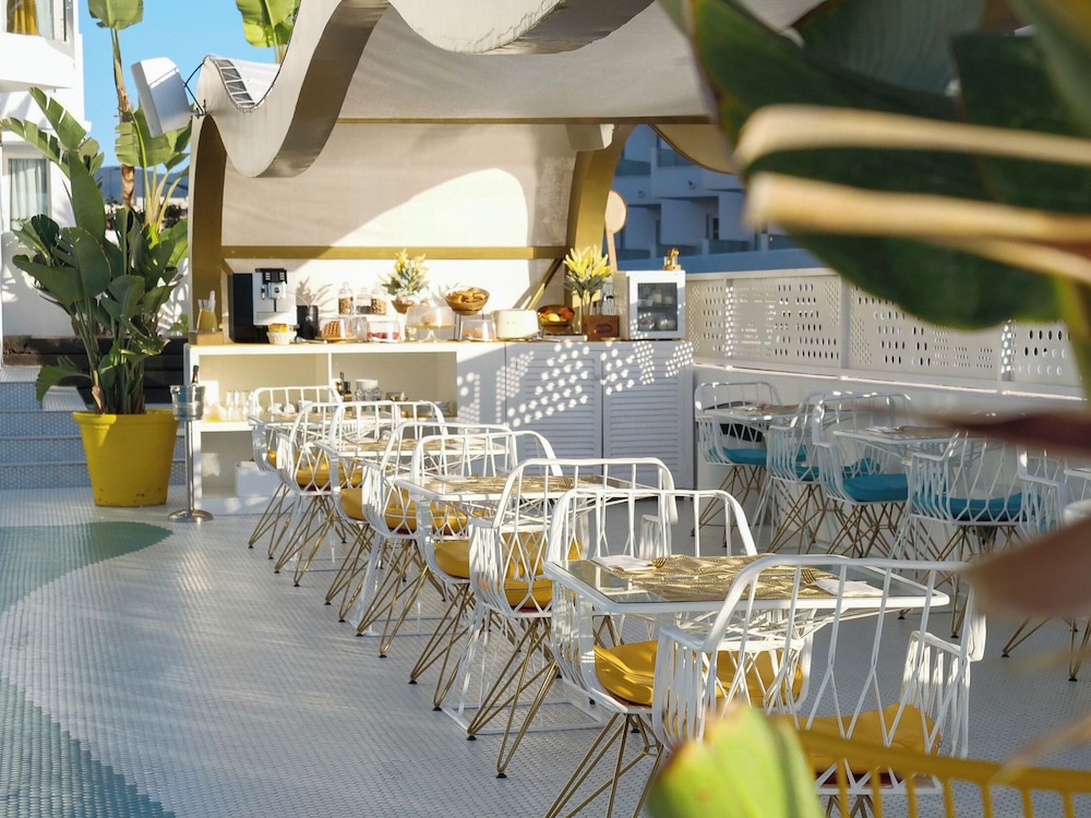 Dorado Ibiza - Adults Only — Restaurant & bars in Playa d'en Bossa, Balearic Islands