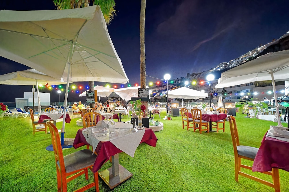 Apartamentos Rio Piedras — Restaurant & bars in Puerto Rico, Canary Islands