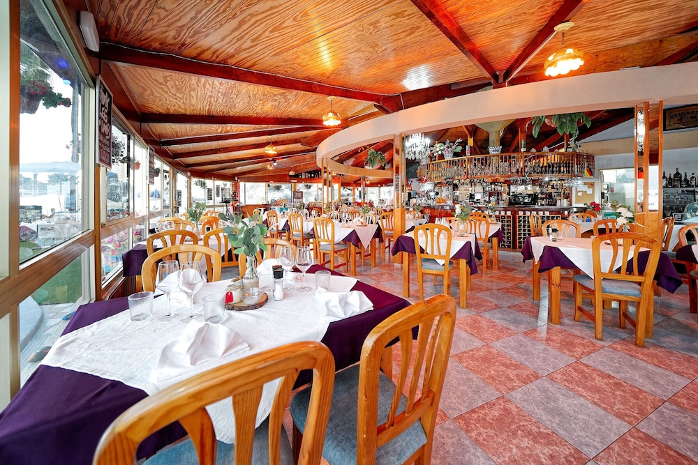 Apartamentos Rio Piedras — Restaurant & bars in Puerto Rico, Canary Islands