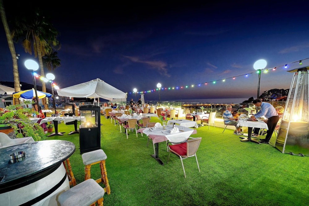 Apartamentos Rio Piedras — Restaurant & bars in Puerto Rico, Canary Islands