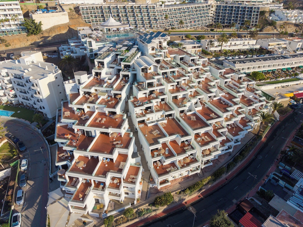 Apartamentos Rio Piedras — Hotel building in Puerto Rico, Canary Islands