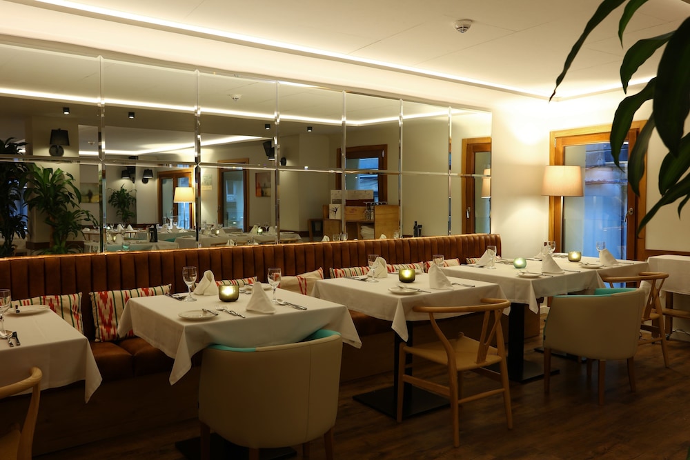 BO Hotel — Restaurant & bars in Palma de Mallorca, Balearic Islands