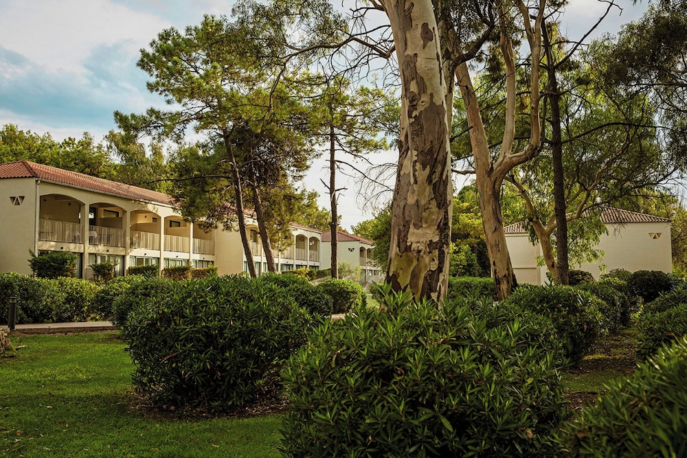 Domes Aulūs Zante - All Inclusive - Autograph Collection — Hotel building in Laganas, Ionian Islands