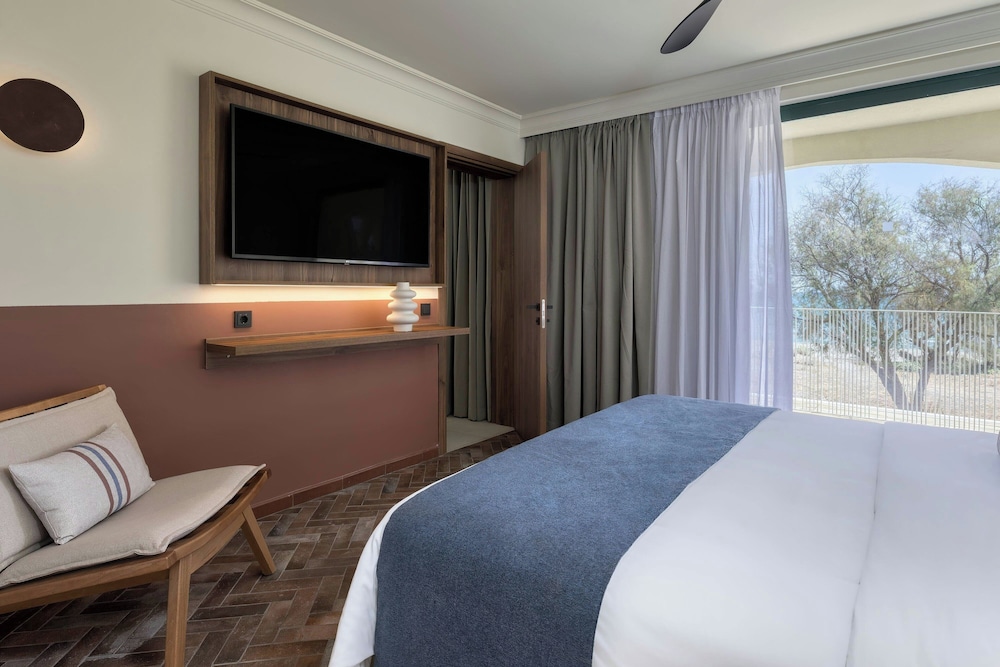 Domes Aulūs Zante - All Inclusive - Autograph Collection — Hotel rooms in Laganas, Ionian Islands