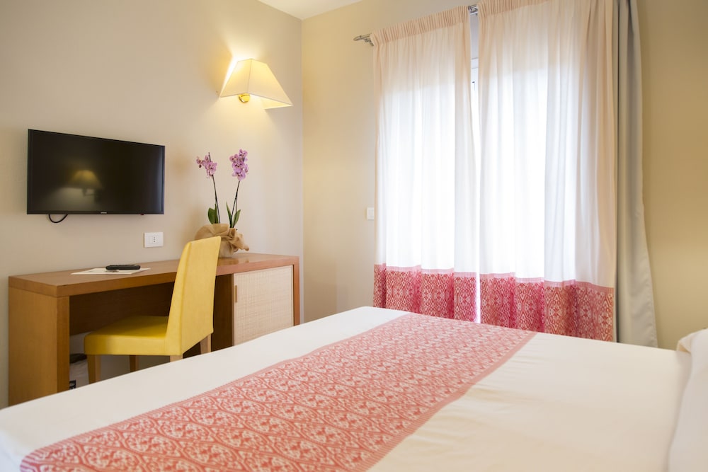 Blu Hotel Laconia Village — Hotel rooms in Arzachena, Sardinia