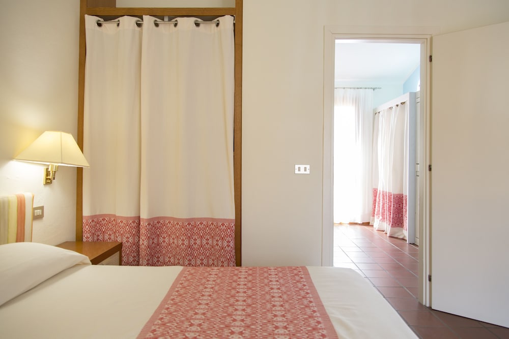 Blu Hotel Laconia Village — Hotel rooms in Arzachena, Sardinia
