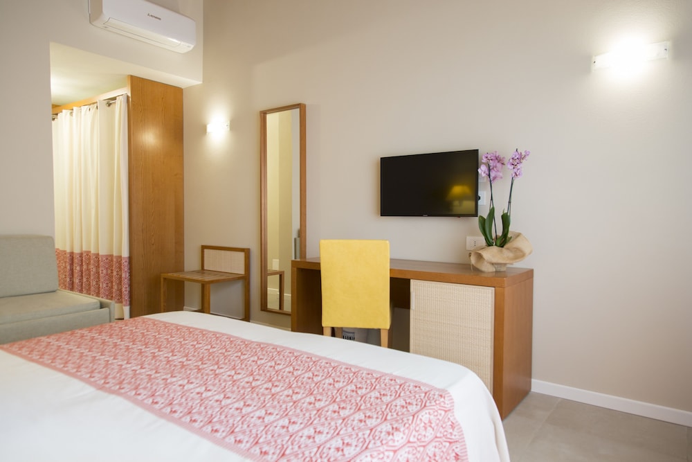 Blu Hotel Laconia Village — Hotel rooms in Arzachena, Sardinia