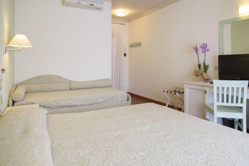 Blu Hotel Laconia Village — Hotel rooms in Arzachena, Sardinia