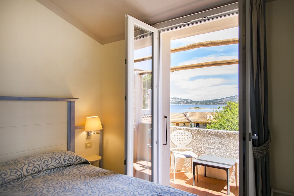 Blu Hotel Laconia Village — Hotel rooms in Arzachena, Sardinia