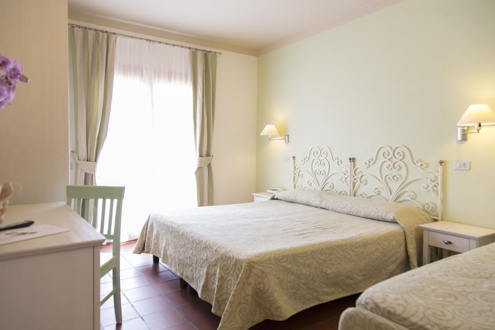 Blu Hotel Laconia Village — Hotel rooms in Arzachena, Sardinia