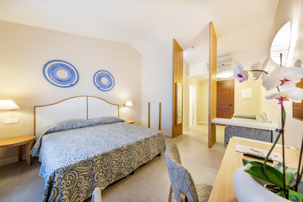 Blu Hotel Laconia Village — Hotel rooms in Arzachena, Sardinia