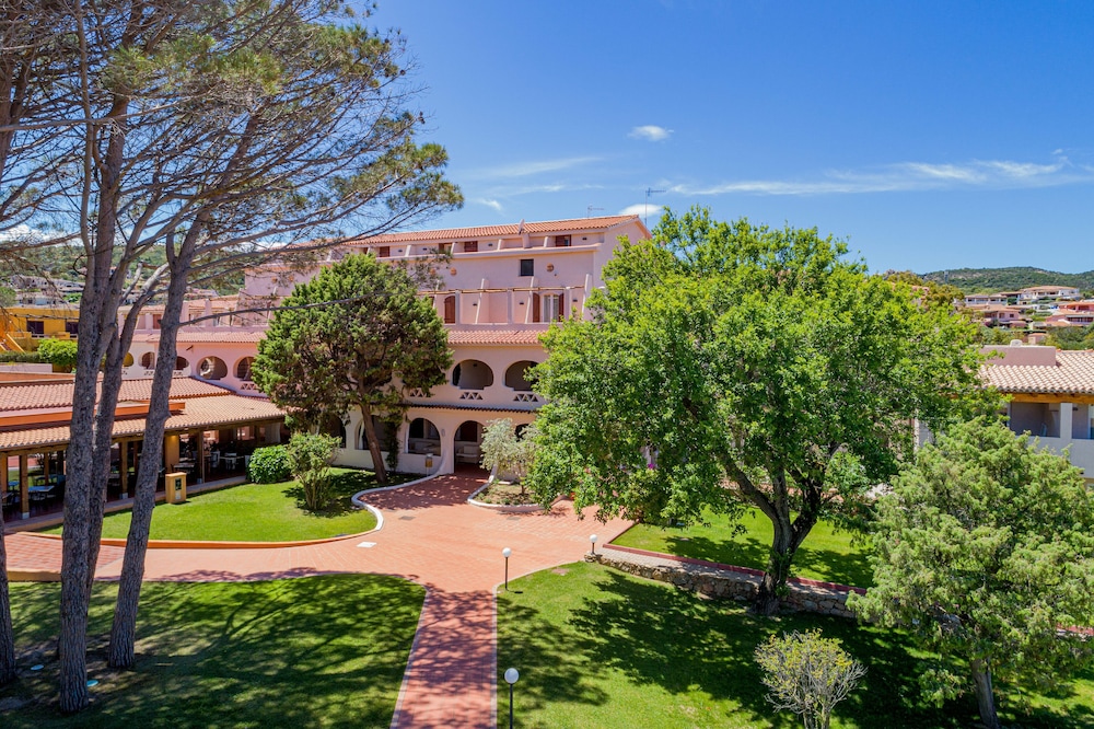 Blu Hotel Laconia Village — Hotel building in Arzachena, Sardinia