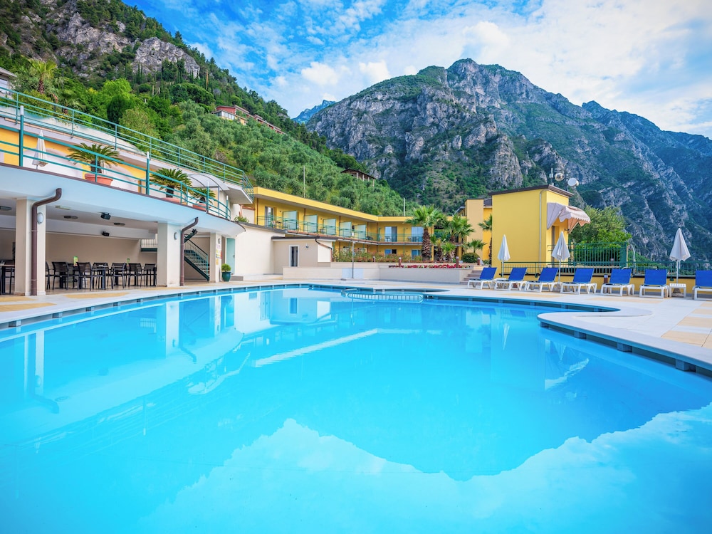 Hotel Cristina — Swimming pool in Limone sul Garda, Lombardy