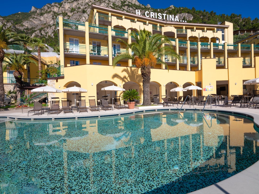 Hotel Cristina — Hotel building in Limone sul Garda, Lombardy