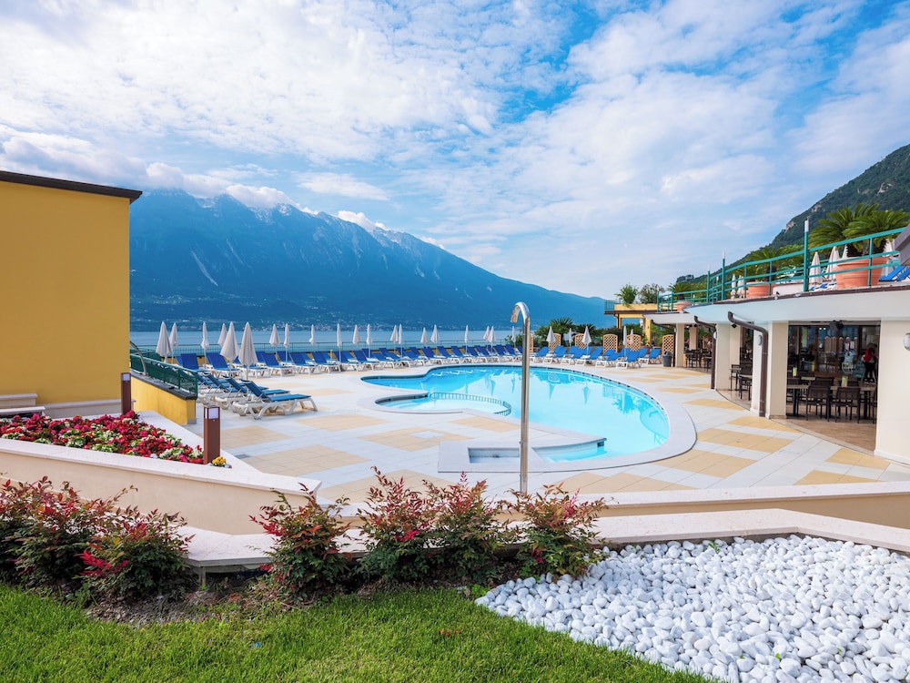 Hotel Cristina — Swimming pool in Limone sul Garda, Lombardy