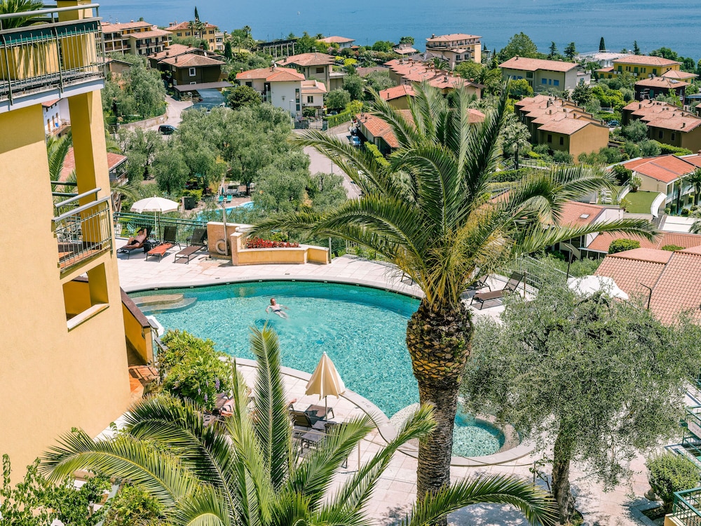 Hotel Cristina — Swimming pool in Limone sul Garda, Lombardy