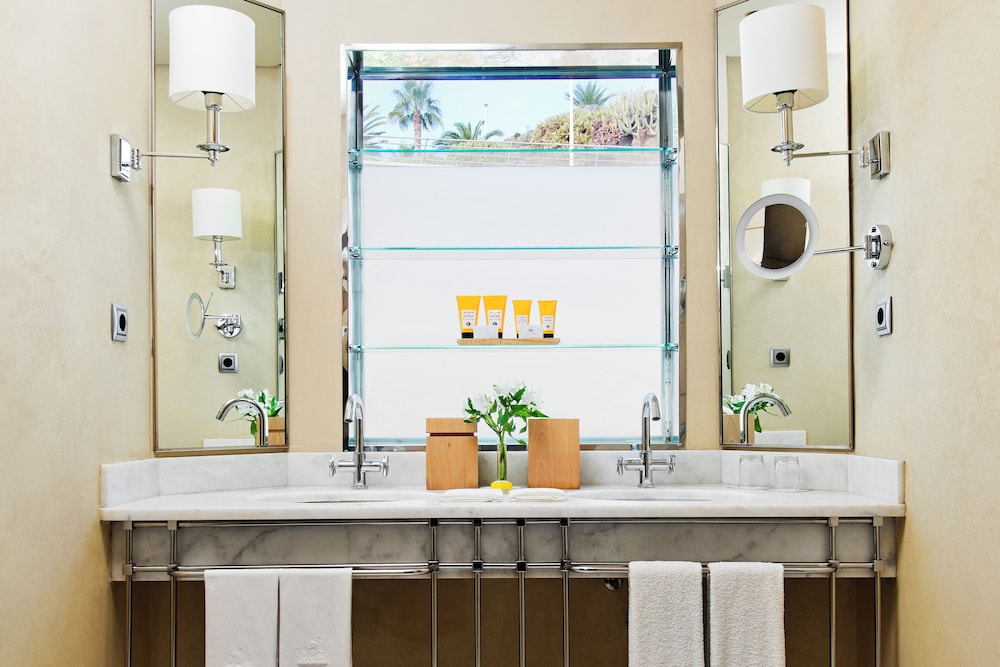The Villas at Bahia del Duque — Hotel rooms in Costa Adeje, Canary Islands