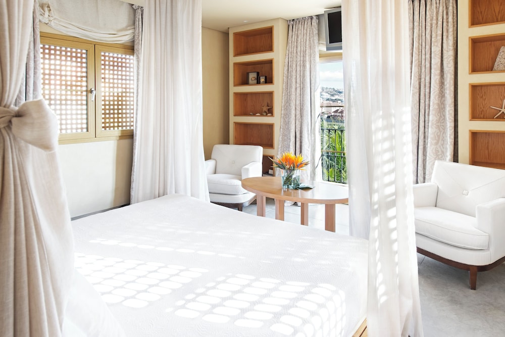 The Villas at Bahia del Duque — Hotel rooms in Costa Adeje, Canary Islands