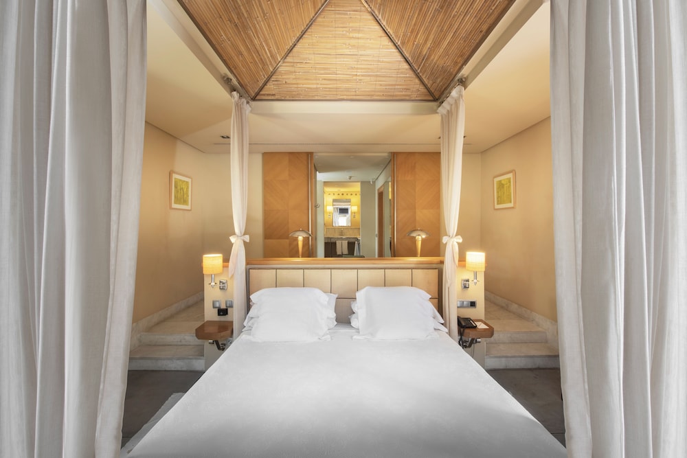 The Villas at Bahia del Duque — Hotel rooms in Costa Adeje, Canary Islands