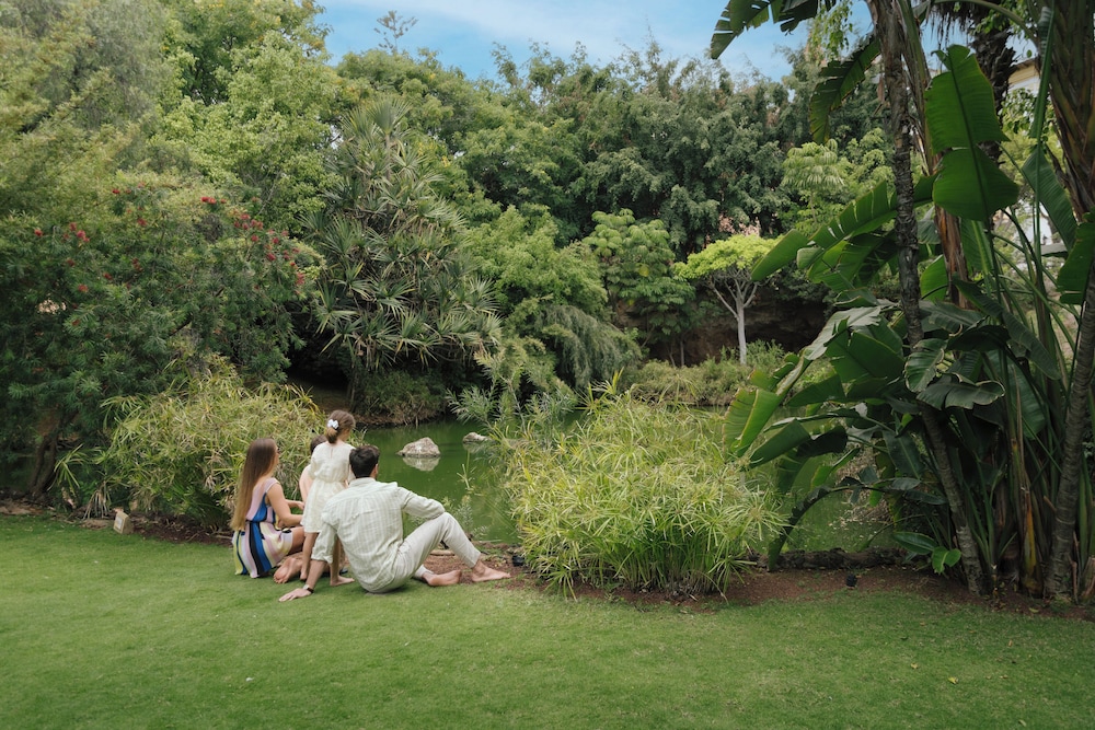 The Villas at Bahia del Duque — Hotel building in Costa Adeje, Canary Islands