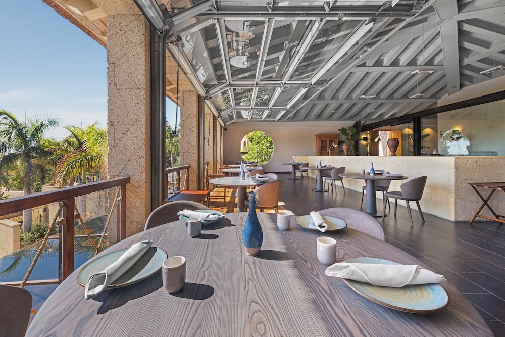 The Villas at Bahia del Duque — Restaurant & bars in Costa Adeje, Canary Islands