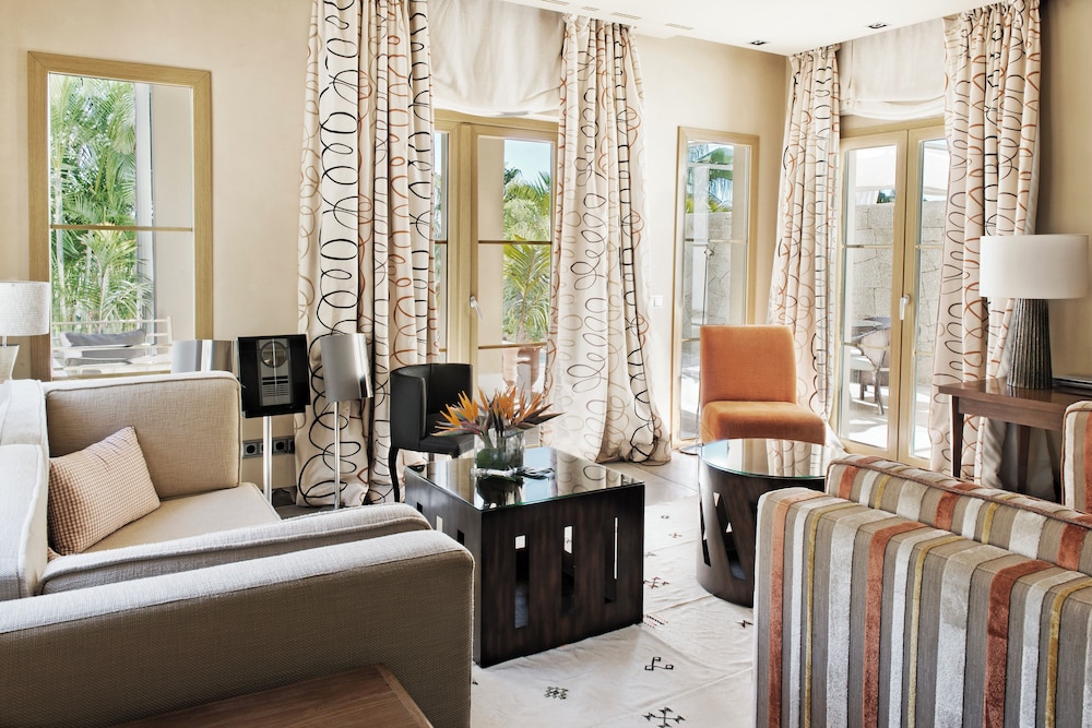 The Villas at Bahia del Duque — Hotel rooms in Costa Adeje, Canary Islands