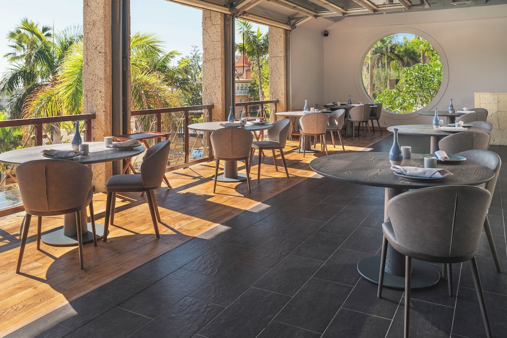 The Villas at Bahia del Duque — Restaurant & bars in Costa Adeje, Canary Islands