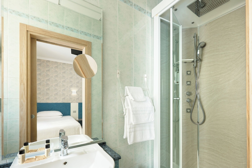 Hotel Croce di Malta — Hotel rooms in Jesolo, Veneto