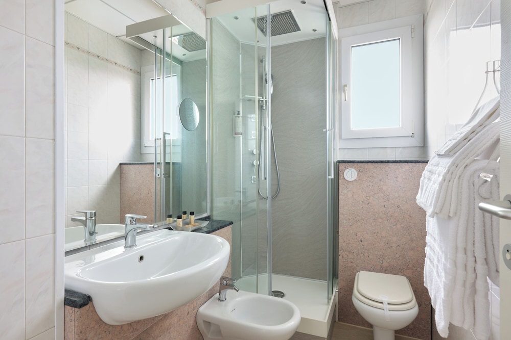 Hotel Croce di Malta — Hotel rooms in Jesolo, Veneto