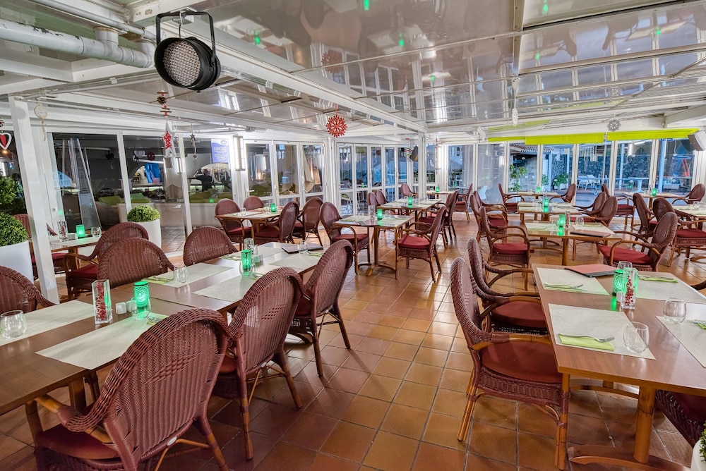 Ona el Marqués Resort — Restaurant & bars in Acantilado de los Gigantes, Canary Islands