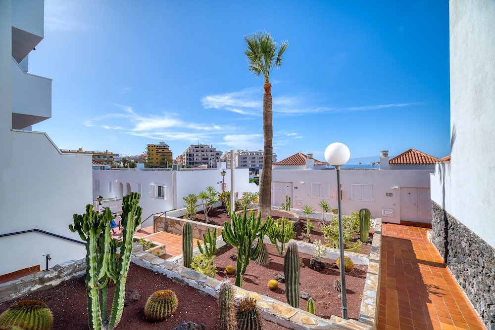 Ona el Marqués Resort — Hotel building in Acantilado de los Gigantes, Canary Islands