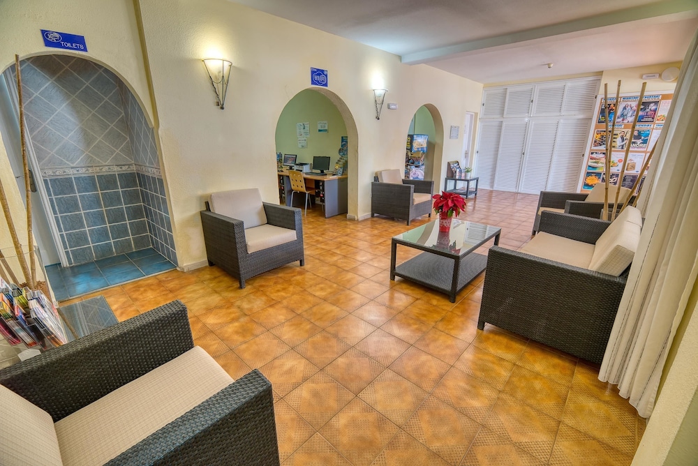 Ona el Marqués Resort — Hotel building in Acantilado de los Gigantes, Canary Islands