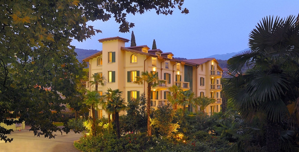 Du Lac et Du Parc Grand Resort — Hotel building in Riva del Garda, Trentino-Alto Adige