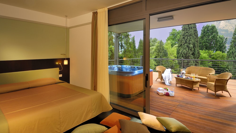 Du Lac et Du Parc Grand Resort — Hotel rooms in Riva del Garda, Trentino-Alto Adige