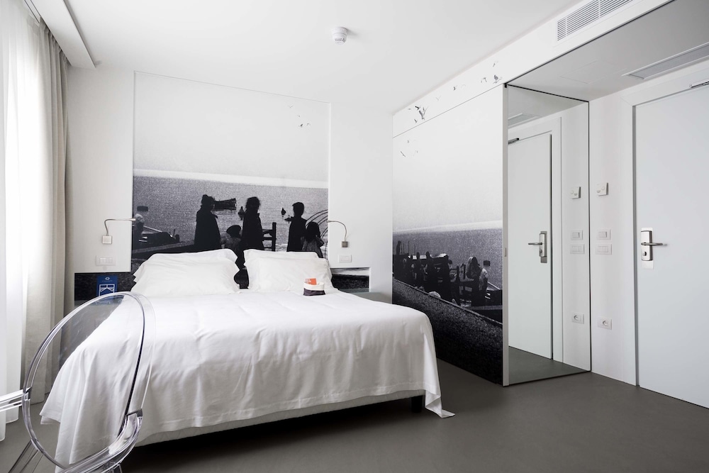 Du Lac et Du Parc Grand Resort — Hotel rooms in Riva del Garda, Trentino-Alto Adige