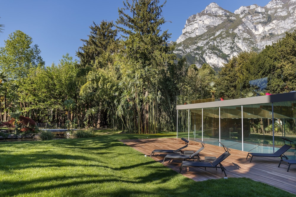 Du Lac et Du Parc Grand Resort — Swimming pool in Riva del Garda, Trentino-Alto Adige