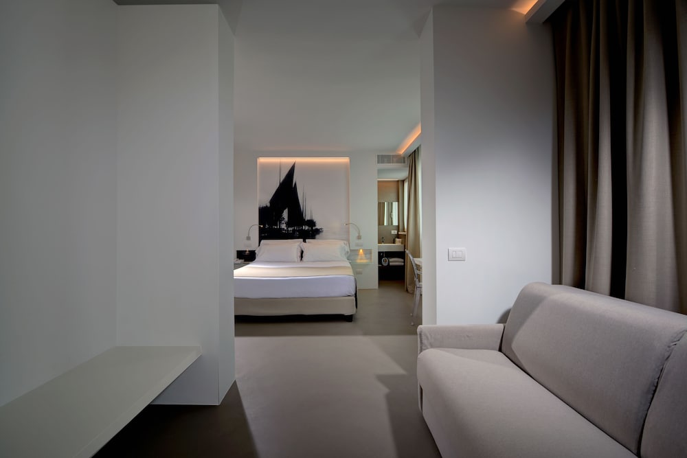 Du Lac et Du Parc Grand Resort — Hotel rooms in Riva del Garda, Trentino-Alto Adige