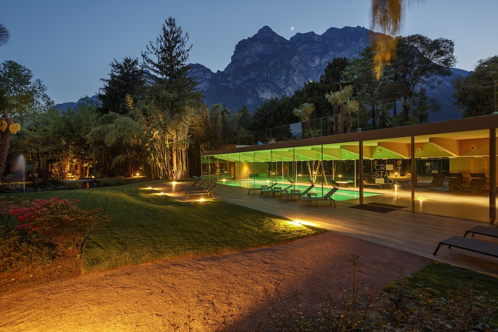 Du Lac et Du Parc Grand Resort — Swimming pool in Riva del Garda, Trentino-Alto Adige