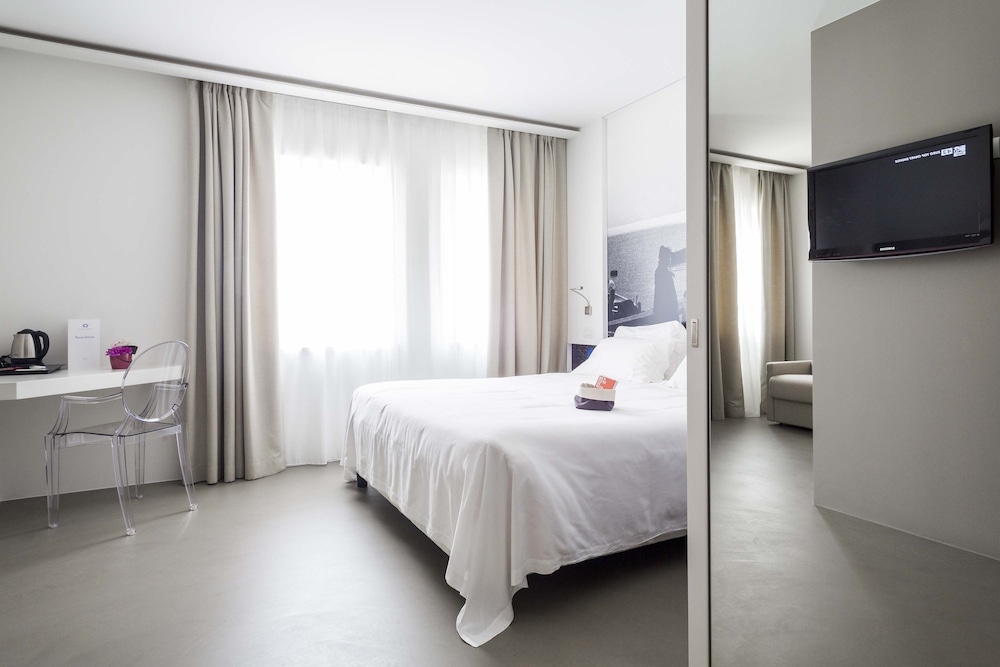 Du Lac et Du Parc Grand Resort — Hotel rooms in Riva del Garda, Trentino-Alto Adige