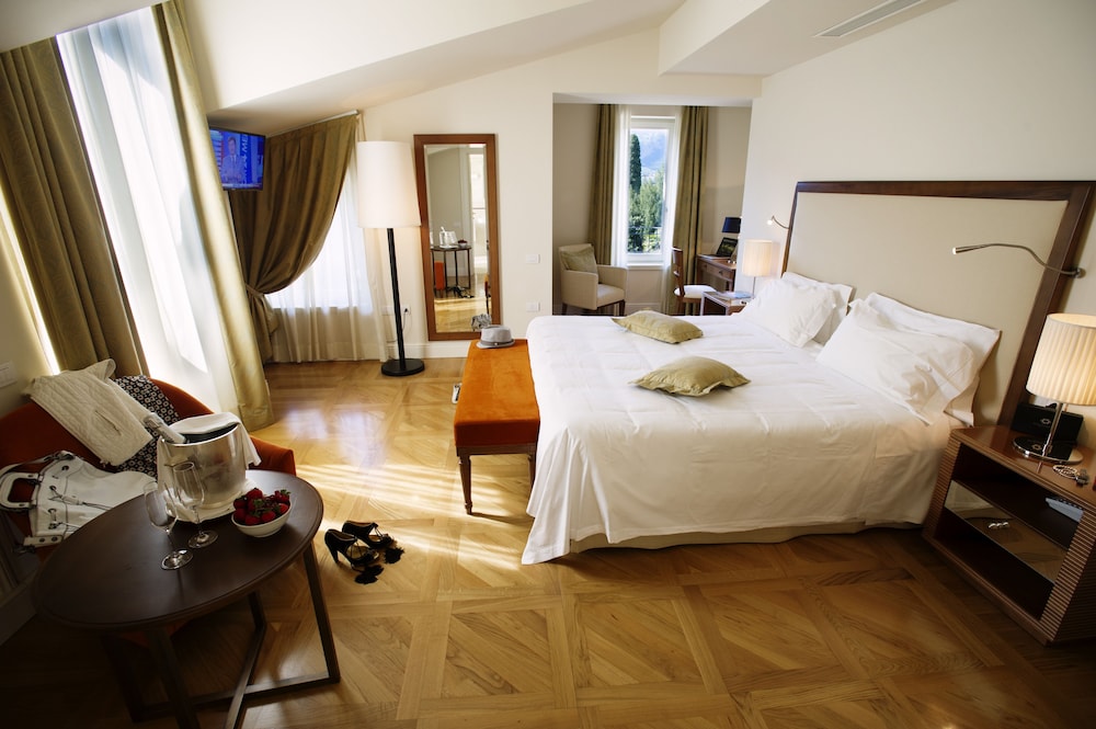 Du Lac et Du Parc Grand Resort — Hotel rooms in Riva del Garda, Trentino-Alto Adige