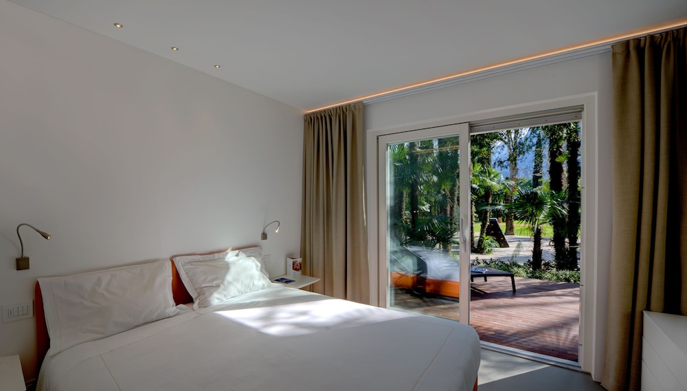 Du Lac et Du Parc Grand Resort — Hotel rooms in Riva del Garda, Trentino-Alto Adige