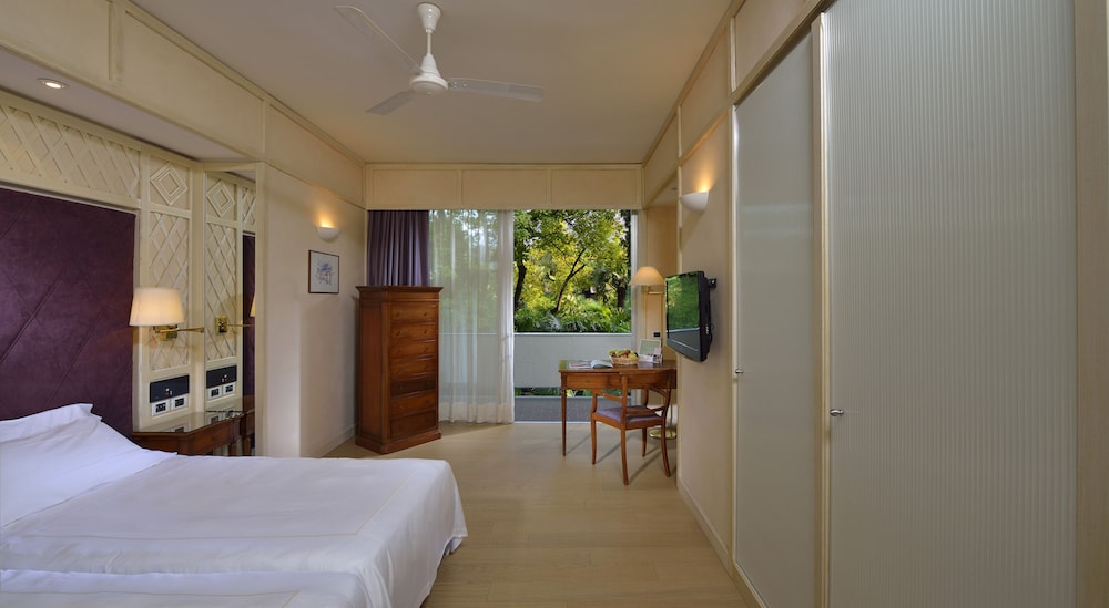 Du Lac et Du Parc Grand Resort — Hotel rooms in Riva del Garda, Trentino-Alto Adige