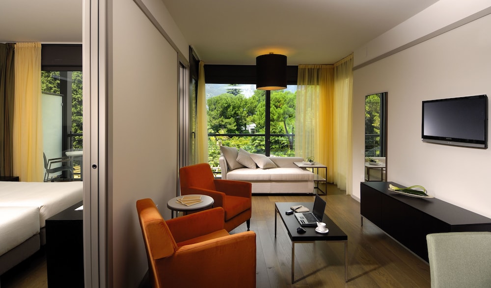 Du Lac et Du Parc Grand Resort — Hotel rooms in Riva del Garda, Trentino-Alto Adige