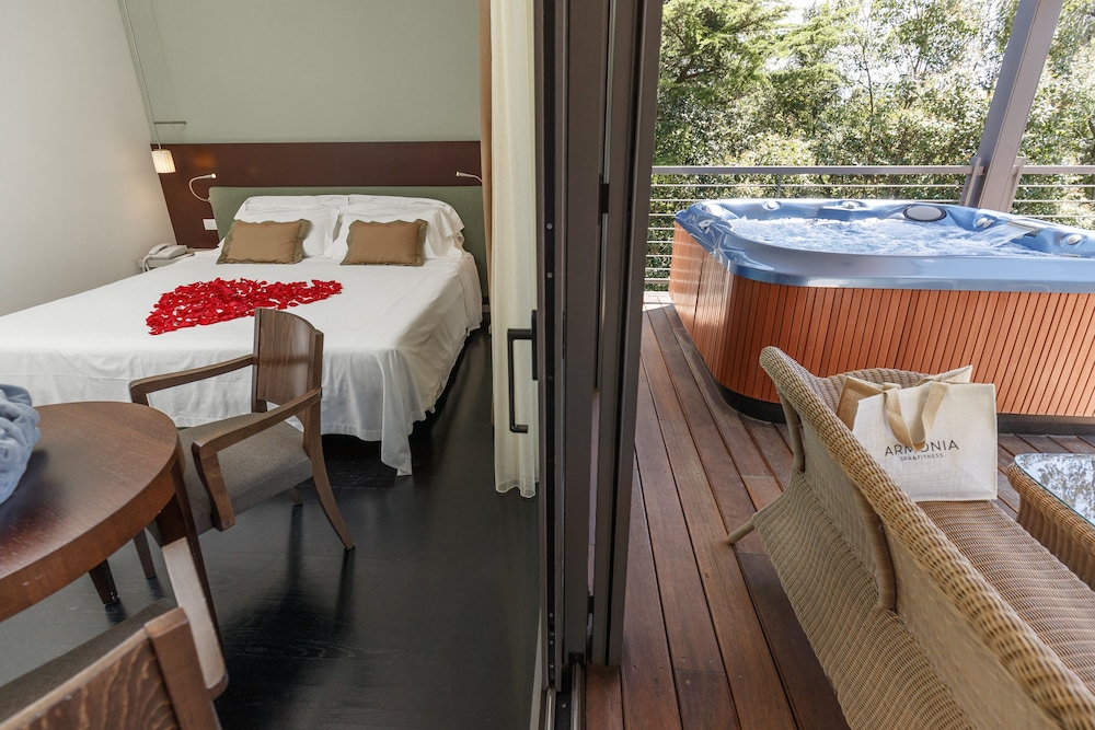 Du Lac et Du Parc Grand Resort — Hotel rooms in Riva del Garda, Trentino-Alto Adige