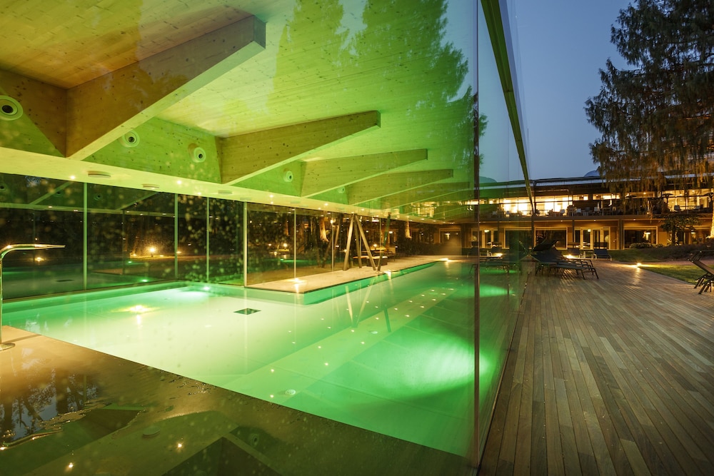 Du Lac et Du Parc Grand Resort — Swimming pool in Riva del Garda, Trentino-Alto Adige