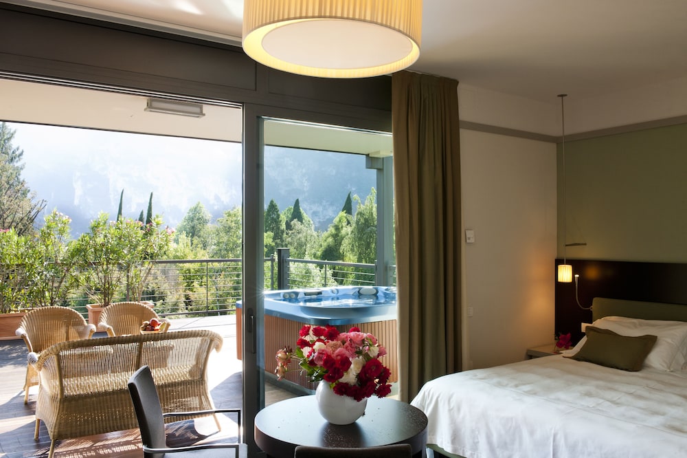 Du Lac et Du Parc Grand Resort — Hotel rooms in Riva del Garda, Trentino-Alto Adige