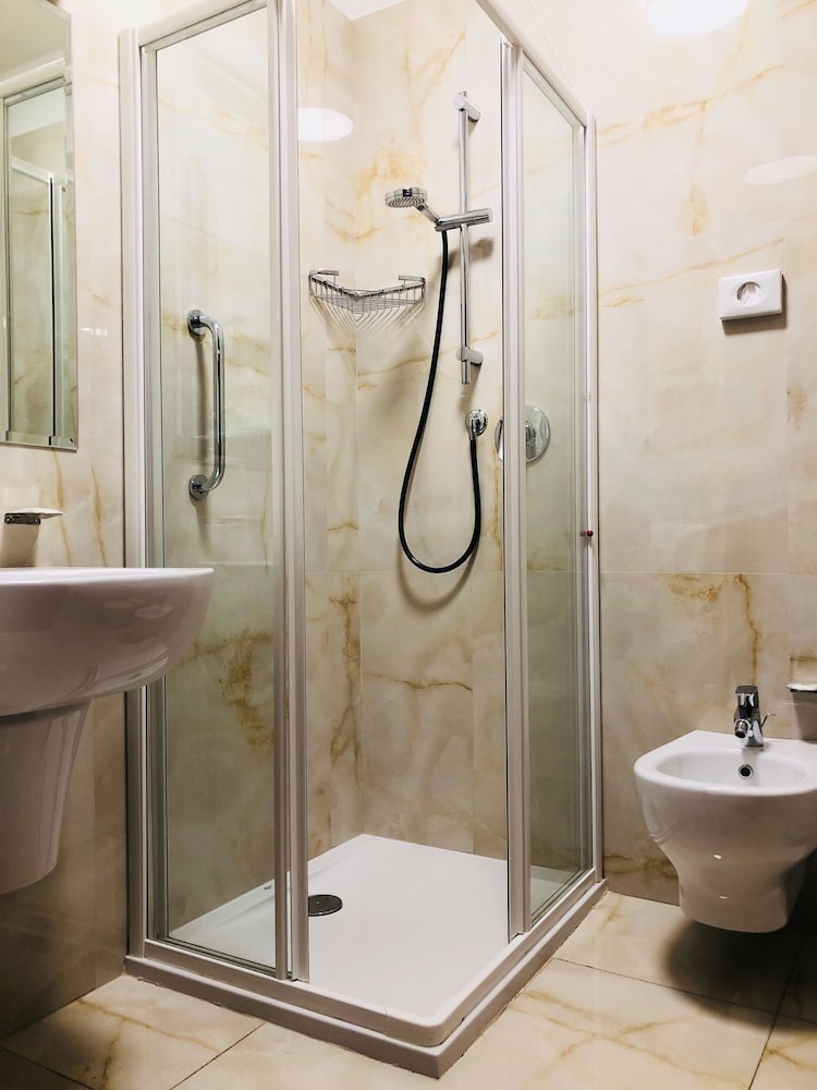 Hotel Du Parc — Hotel rooms in Sirmione, Lombardy