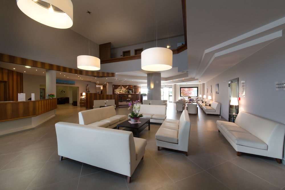 Hotel Du Parc — Hotel building in Sirmione, Lombardy