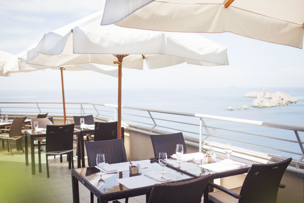Dubrovnik Palace — Restaurant & bars in Dubrovnik, Dubrovnik-Neretva