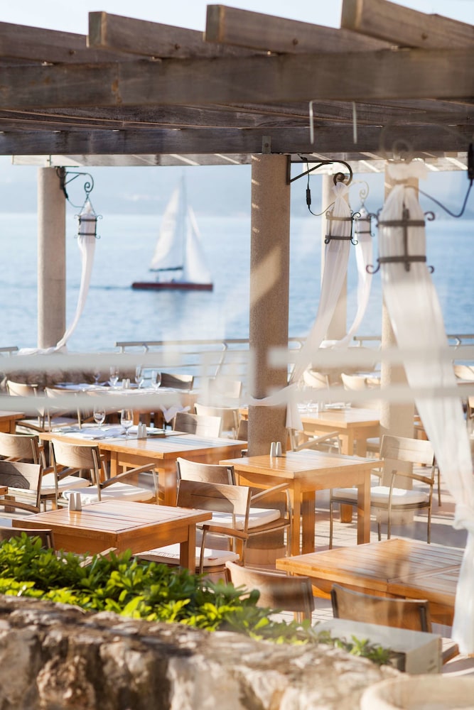 Dubrovnik Palace — Restaurant & bars in Dubrovnik, Dubrovnik-Neretva